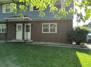 803 Hollycrest Dr, Champaign, IL