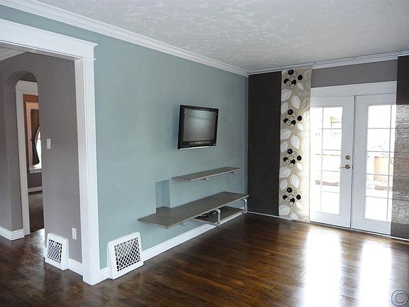 2nd image of 615 Gerald Ave