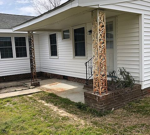 3rd image of 1408 E Chaloner Dr