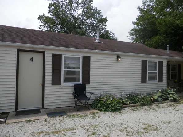 2812 Meadow Ave #4, East Peoria, IL 61611