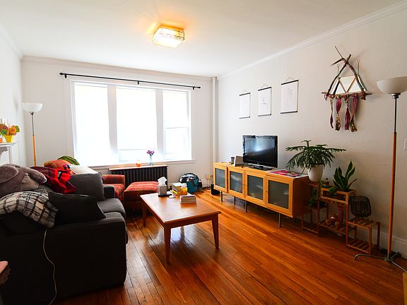3rd image of 46 Longwood Ave APT 1