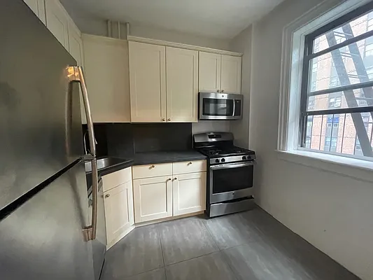 Rented by NextStopNY | media 6