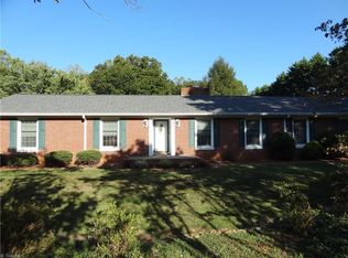 637 Coolidge St, Yadkinville, NC 27055