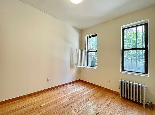 2nd image of 95 Pitt St APT A