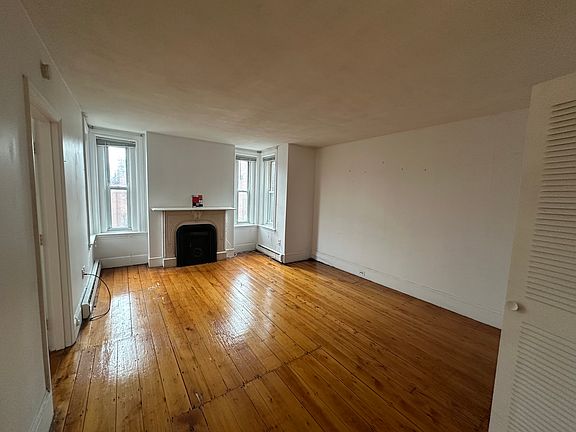 2nd image of 301 Marlborough St APT 8