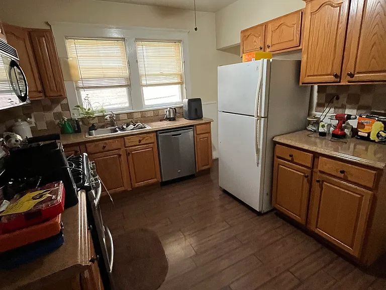 355 Morris St #1 — Photo 2