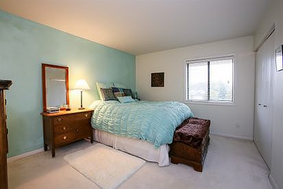 5th image of 10 E Fountainview Ln APT 3B