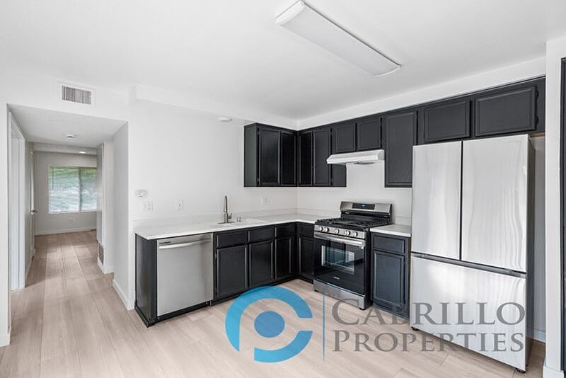 1st image of 5067 La Cuenta Dr