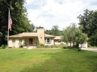 208 Cranberry Rd, Grove City, PA 16127