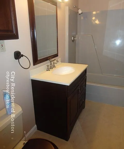 153 W 6th St #1 — Photo 13
