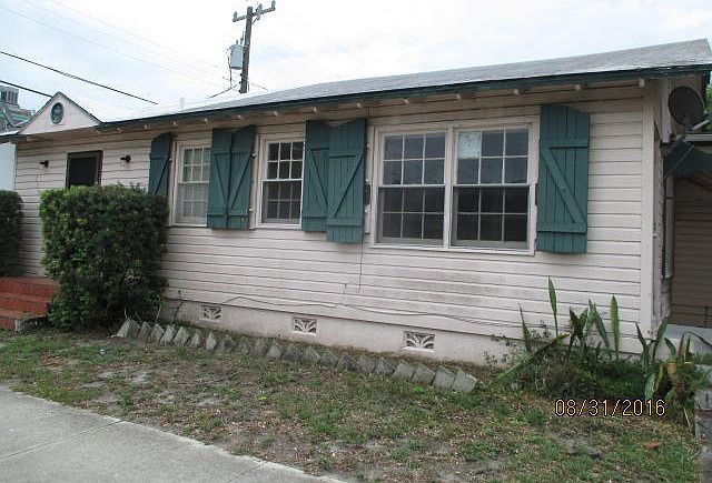 1st image of 715 3rd Ave N