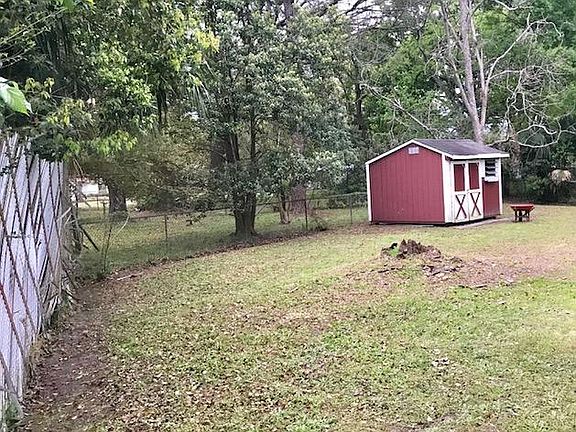 5th image of 5616 Sunny Acres Dr E