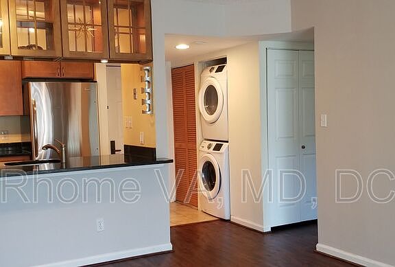 3rd image of 1024 N Utah St APT 619
