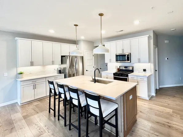 5382 94th Ln N, Brooklyn Park, MN 55443