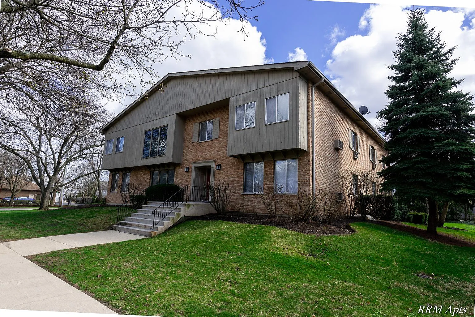 521 Broadway Ave photo 1
