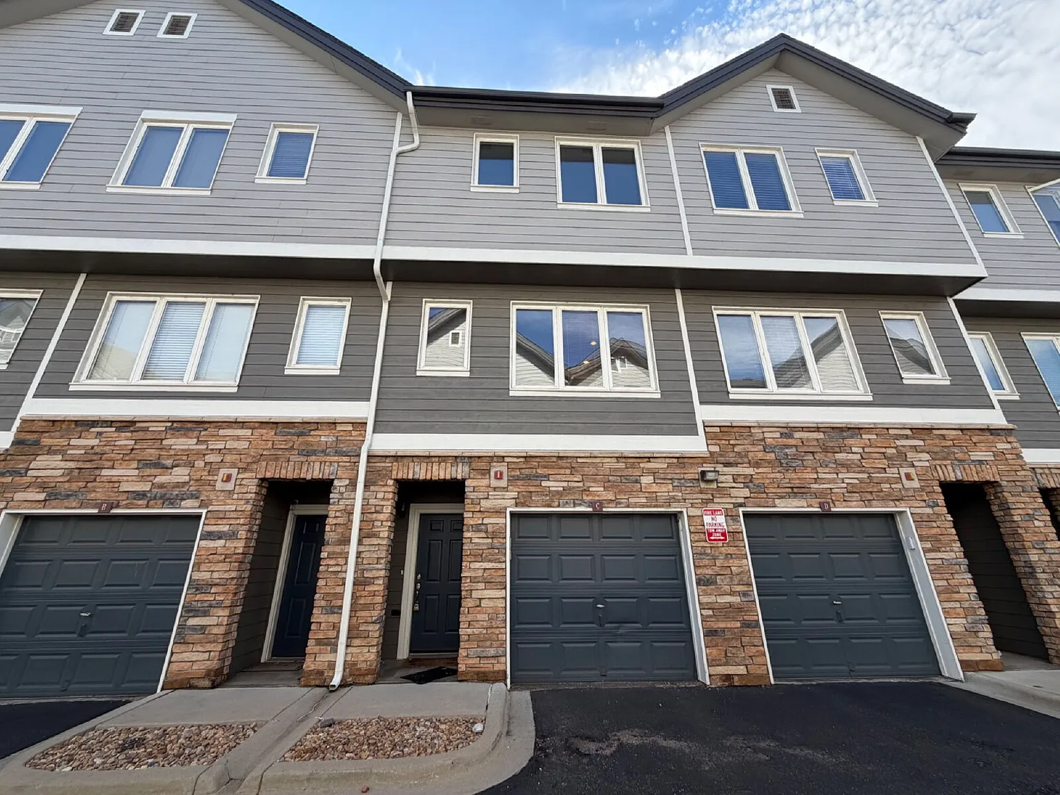 2 bed, 2.0 bath, 1278 sqft, $2,195 — Photo 1