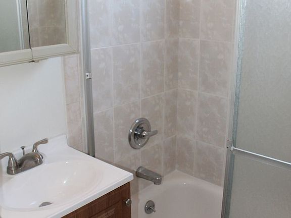 5th image of 1350 Golden Gate Ave APT 14