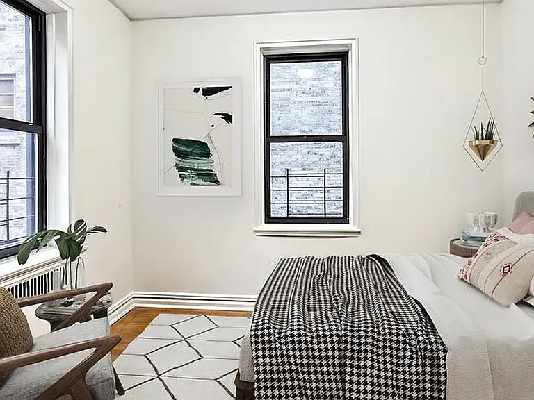 145 E 22nd St #1H — Photo 3