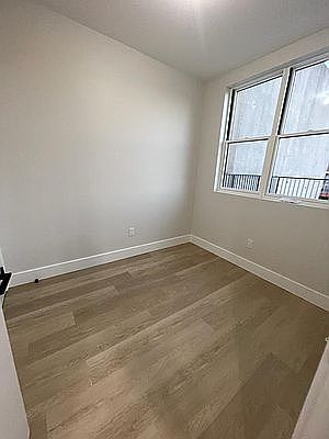 4th image of 727 De Kalb Ave #7