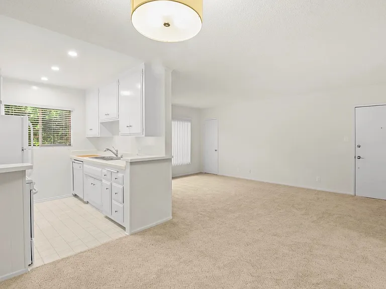 1226 McClellan Dr #12 — Photo 10