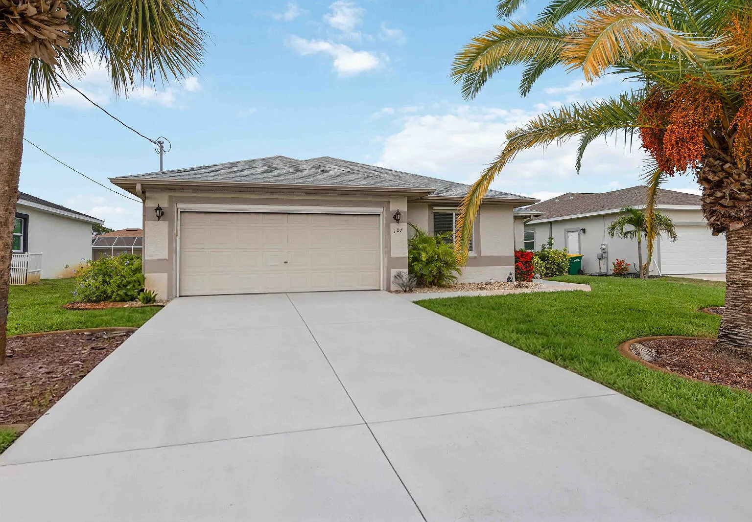 3 bed, 2.0 bath, 1300 sqft, $2,300 — Photo 1