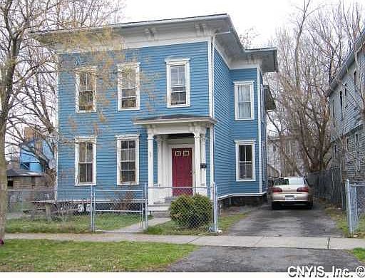1st image of 631 Oakwood Ave