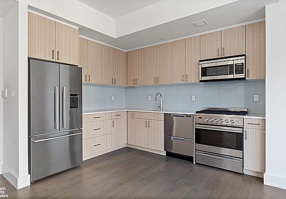 4th image of 52 Convent Ave #3B