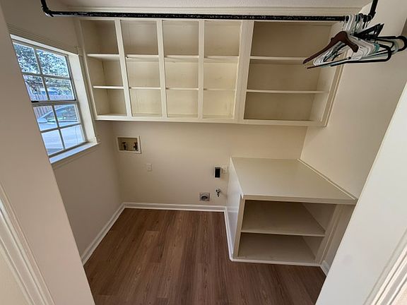5th image of 15833 Hogenville Ave