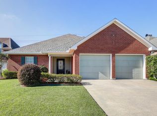 306 Kings Cove Cir, Lafayette, LA 70508