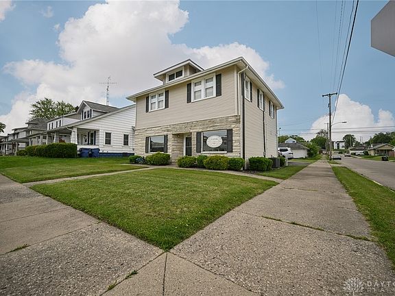 3rd image of 2201 Woodside Ave