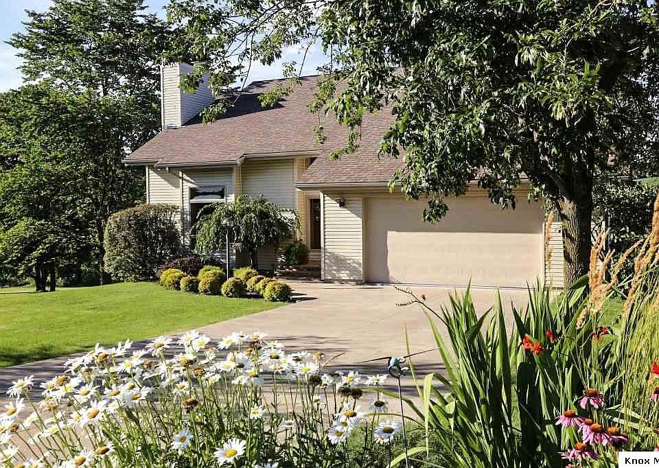1st image of 988 Country Club Dr