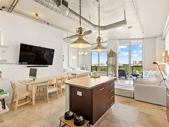 3rd image of 3029 NE 188th St APT 815
