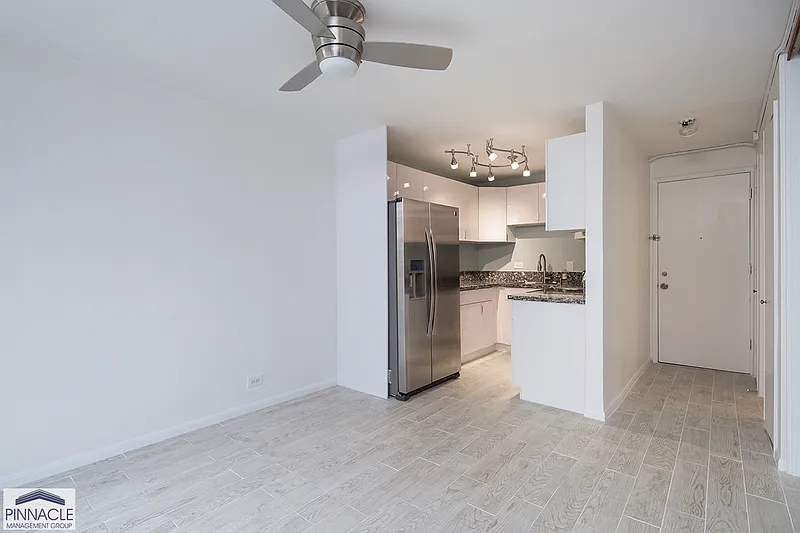 1 bed, 1.0 bath, 429 sqft, $2,000 — Photo 3
