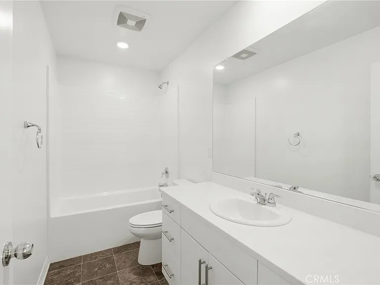 27215 Lost Palm St — Photo 34
