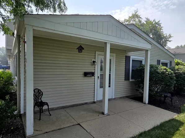 321 Joan Ct Unit A, Bartlett, IL 60103