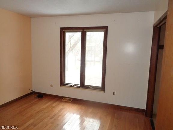 3rd image of 16641 Bennett Rd