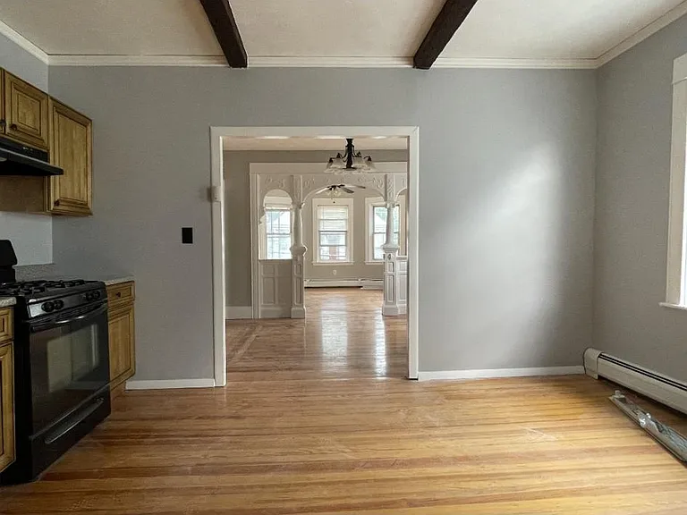 121 Wood St — Photo 9