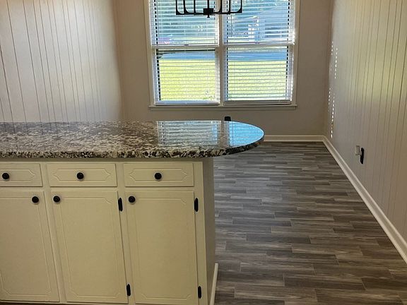3rd image of 4001 Woodberry Dr