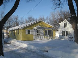 1815 N 4th St, Grand Forks, ND 58203