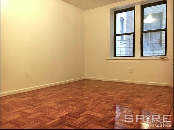 3rd image of 4065 Carpenter Ave APT 2A