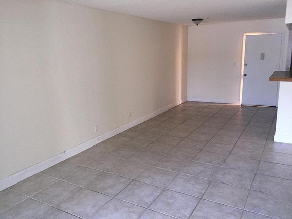 3rd image of 271 Bonnie Blvd APT 110