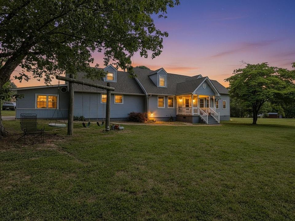 1st image of 70 Cottage Ln