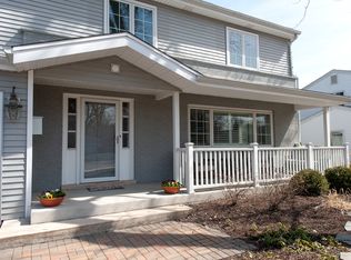 339 Willow Ave, Deerfield, IL 60015