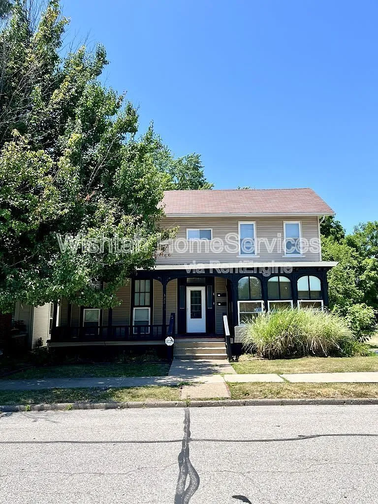 2 bed, 1.0 bath, $730 — Photo 2