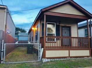 1220 42nd St, Galveston, TX 77550