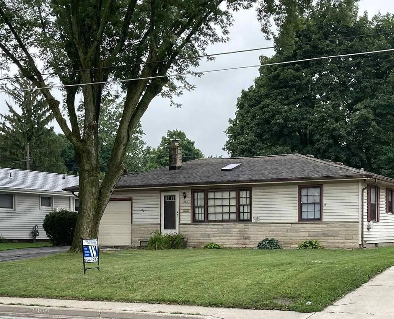1424 W Jefferson St photo 1