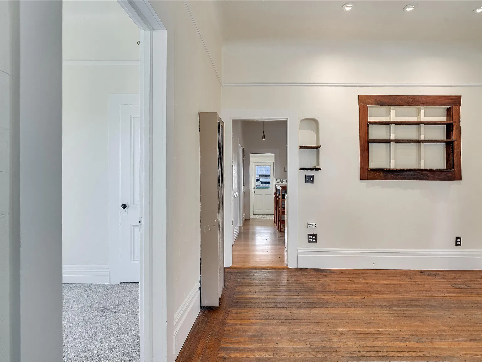 2 bed, 817 sqft, $3,000 — Photo 3