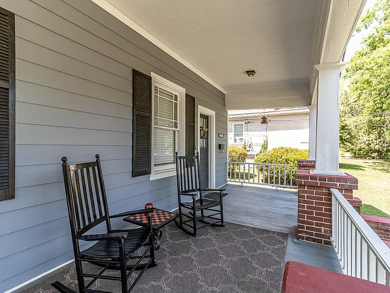 1117 Cobb St — Photo 3