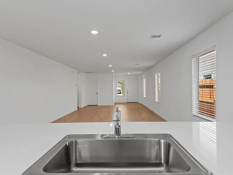 1525 San Sebastien Dr — Photo 9