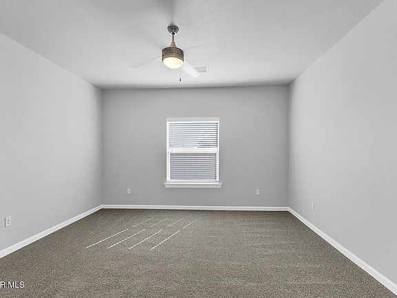 5th image of 984 Aqueduct Ave